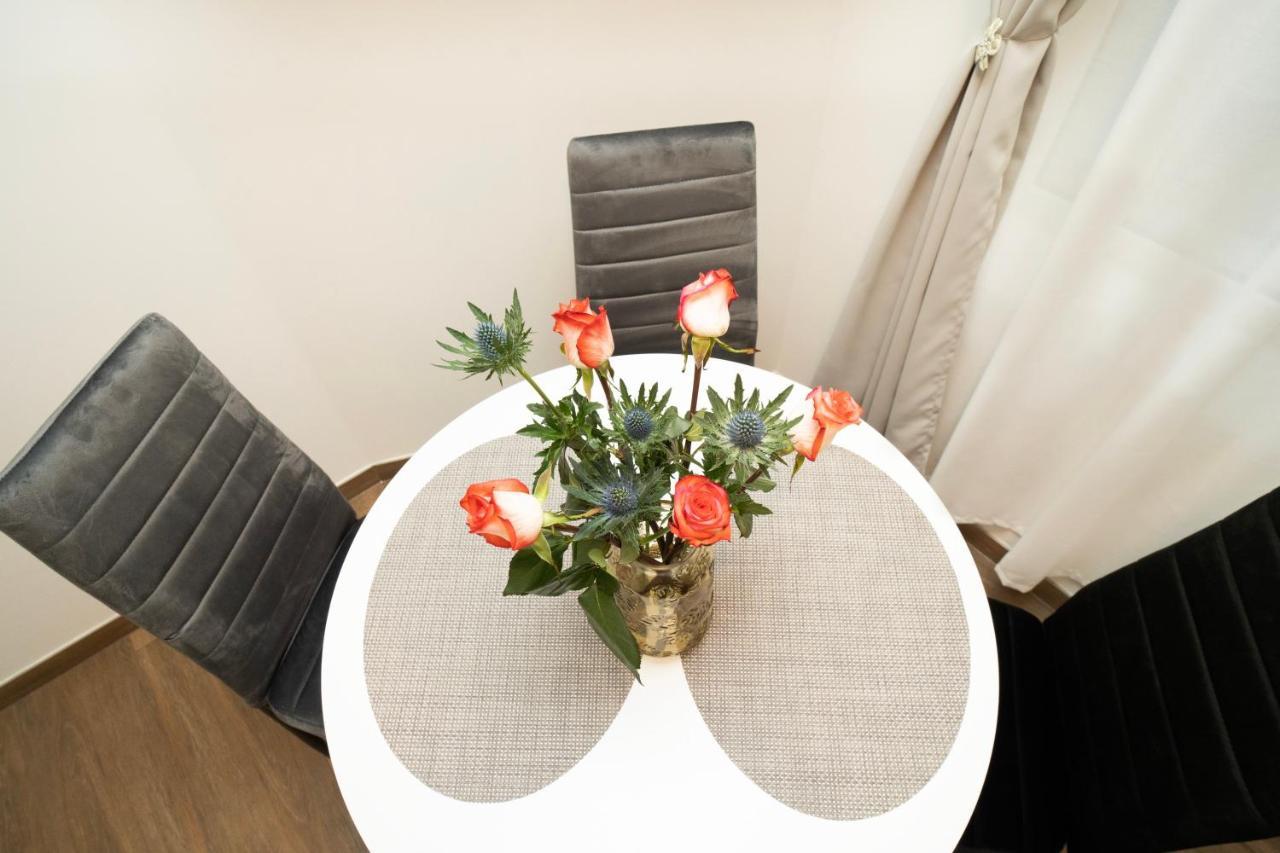 Downhill Apartment On The Groundfloor كاوناس المظهر الخارجي الصورة